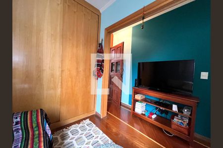 Casa à venda com 234m², 4 quartos e 2 vagas Casa à venda com 234m², 4 quartos e 2 vagasSala de TV