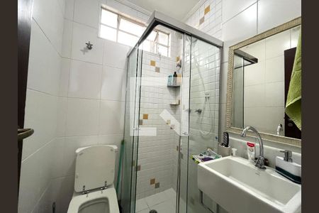 Casa à venda com 234m², 4 quartos e 2 vagas Casa à venda com 234m², 4 quartos e 2 vagasBanheiro 2