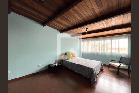 Casa à venda com 234m², 4 quartos e 2 vagas Casa à venda com 234m², 4 quartos e 2 vagasSuite