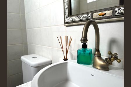 Casa à venda com 234m², 4 quartos e 2 vagas Casa à venda com 234m², 4 quartos e 2 vagasLavabo