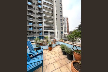 Casa à venda com 234m², 4 quartos e 2 vagas Casa à venda com 234m², 4 quartos e 2 vagasVaranda