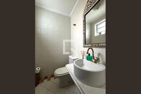 Casa à venda com 234m², 4 quartos e 2 vagas Casa à venda com 234m², 4 quartos e 2 vagasLavabo