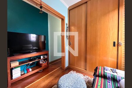 Casa à venda com 234m², 4 quartos e 2 vagas Casa à venda com 234m², 4 quartos e 2 vagasSala de TV