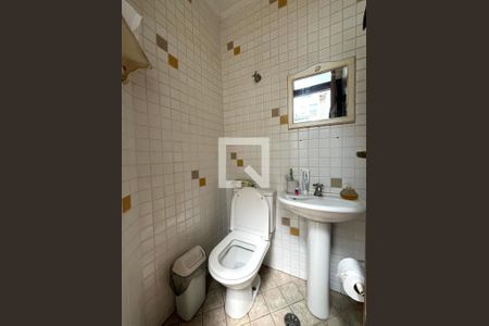 Casa à venda com 234m², 4 quartos e 2 vagas Casa à venda com 234m², 4 quartos e 2 vagasBanheiro de Serviço