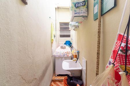 Casa à venda com 180m², 4 quartos e 2 vagas Casa à venda com 180m², 4 quartos e 2 vagasLavanderia