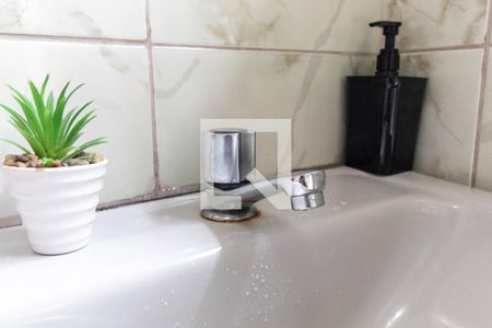 Casa à venda com 180m², 4 quartos e 2 vagas Casa à venda com 180m², 4 quartos e 2 vagasBanheiro