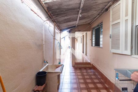 Casa à venda com 180m², 4 quartos e 2 vagas Casa à venda com 180m², 4 quartos e 2 vagasEdícula