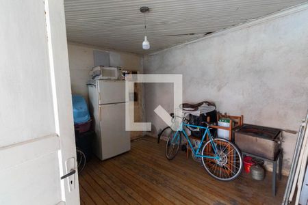 Casa à venda com 180m², 4 quartos e 2 vagas Casa à venda com 180m², 4 quartos e 2 vagasEdícula