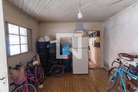 Casa à venda com 180m², 4 quartos e 2 vagas Casa à venda com 180m², 4 quartos e 2 vagasEdícula