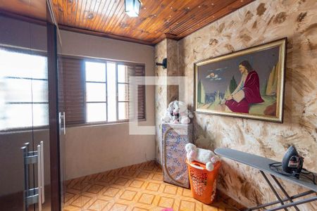 Casa à venda com 180m², 4 quartos e 2 vagas Casa à venda com 180m², 4 quartos e 2 vagasQuarto 2