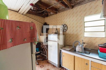 Casa à venda com 180m², 4 quartos e 2 vagas Casa à venda com 180m², 4 quartos e 2 vagasEdícula