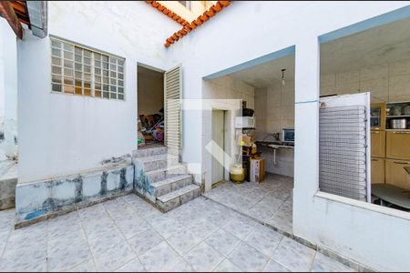 Casa à venda com 156m², 4 quartos e 2 vagas Casa à venda com 156m², 4 quartos e 2 vagasÁrea externa