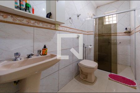 Casa à venda com 156m², 4 quartos e 2 vagas Casa à venda com 156m², 4 quartos e 2 vagasBanheiro