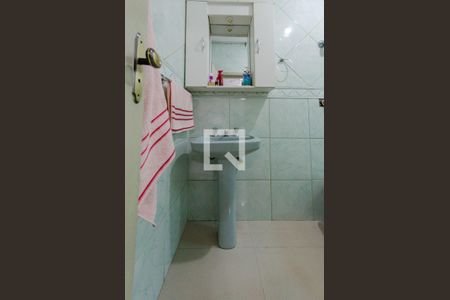 Casa à venda com 156m², 4 quartos e 2 vagas Casa à venda com 156m², 4 quartos e 2 vagasBanheiro suíte