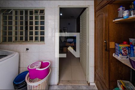 Casa à venda com 156m², 4 quartos e 2 vagas Casa à venda com 156m², 4 quartos e 2 vagasÁrea de serviço