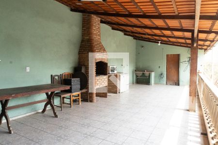 Casa à venda com 160m², 3 quartos e 2 vagas Casa à venda com 160m², 3 quartos e 2 vagasChurrasqueira