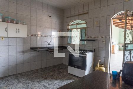 Casa à venda com 160m², 3 quartos e 2 vagas Casa à venda com 160m², 3 quartos e 2 vagasCozinha