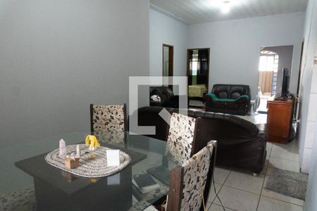 Casa à venda com 160m², 3 quartos e 2 vagas Casa à venda com 160m², 3 quartos e 2 vagasSala de Jantar