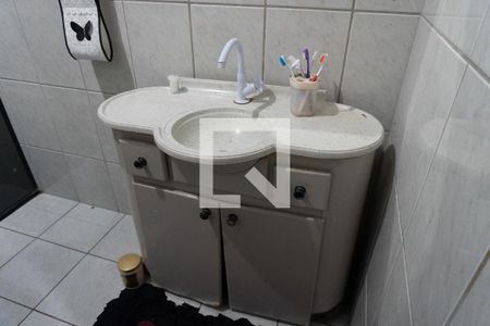 Casa à venda com 160m², 3 quartos e 2 vagas Casa à venda com 160m², 3 quartos e 2 vagasBanheiro