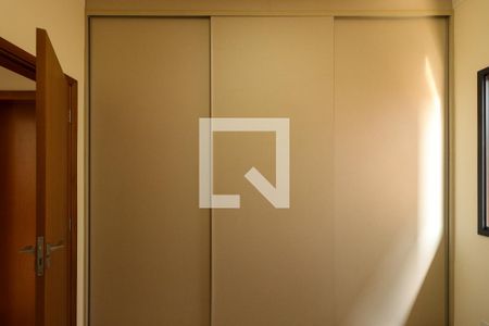 Casa de condomínio para alugar com 210m², 3 quartos e 4 vagasSuíte 2