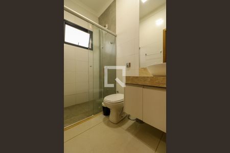 Casa de condomínio para alugar com 210m², 3 quartos e 4 vagasBanheiro da Suíte 2