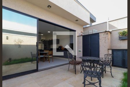 Casa de condomínio para alugar com 210m², 3 quartos e 4 vagasÁrea Gourmet 