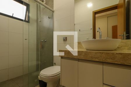 Casa de condomínio para alugar com 210m², 3 quartos e 4 vagasBanheiro da Suíte 2