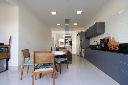 Casa de condomínio para alugar com 210m², 3 quartos e 4 vagasCozinha