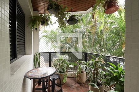 Apartamento à venda com 125m², 3 quartos e 3 vagas Apartamento à venda com 125m², 3 quartos e 3 vagasVaranda da Sala