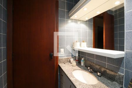 Apartamento à venda com 125m², 3 quartos e 3 vagas Apartamento à venda com 125m², 3 quartos e 3 vagasBanheiro Social