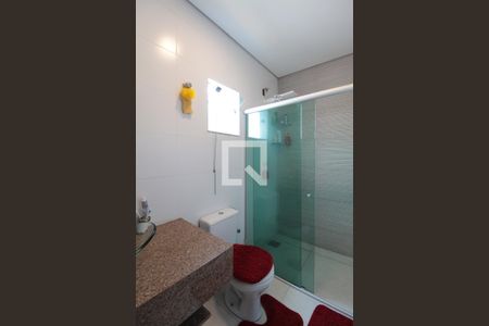 Casa à venda com 200m², 3 quartos e 2 vagasSuíte