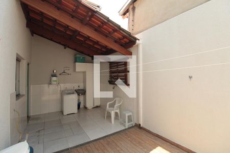 Casa à venda com 200m², 3 quartos e 2 vagasArea de Serviço