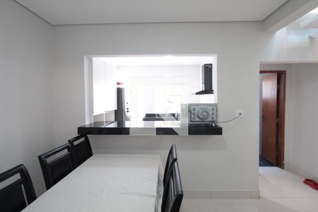 Casa à venda com 200m², 3 quartos e 2 vagasCopa