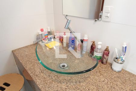 Casa à venda com 200m², 3 quartos e 2 vagasSuíte