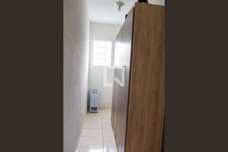 Casa à venda com 125m², 4 quartos e 2 vagas Casa à venda com 125m², 4 quartos e 2 vagasCloset do quarto 2