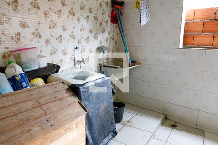 Casa à venda com 125m², 4 quartos e 2 vagas Casa à venda com 125m², 4 quartos e 2 vagasLavanderia