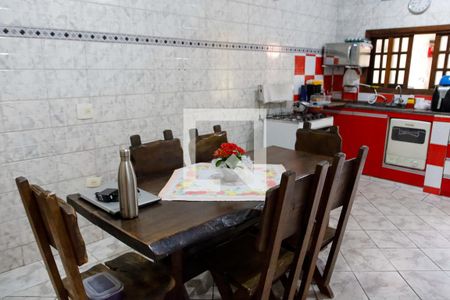 Casa à venda com 125m², 4 quartos e 2 vagas Casa à venda com 125m², 4 quartos e 2 vagasCozinha