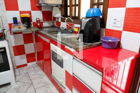 Casa à venda com 125m², 4 quartos e 2 vagas Casa à venda com 125m², 4 quartos e 2 vagasCozinha