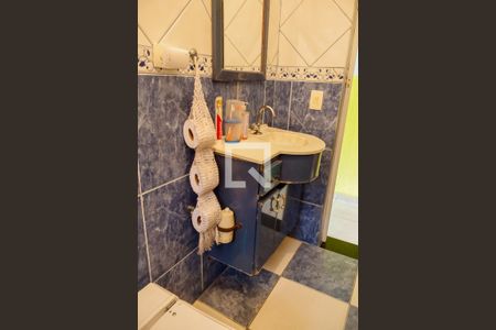 Casa à venda com 125m², 4 quartos e 2 vagas Casa à venda com 125m², 4 quartos e 2 vagasBanheiro