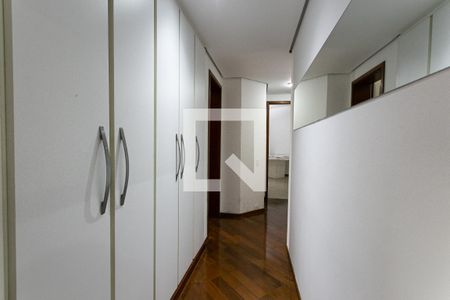 Apartamento à venda com 195m², 4 quartos e 2 vagasCorredor - Armários