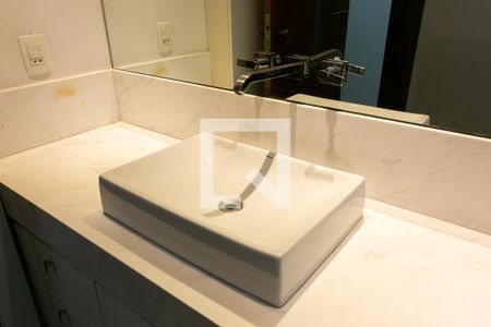 Apartamento à venda com 195m², 4 quartos e 2 vagasBanheiro da Suíte 2