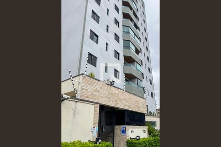 Fachada + plaquinha de apartamento para alugar com 3 quartos, 89m² em Rudge Ramos, São Bernardo do Campo