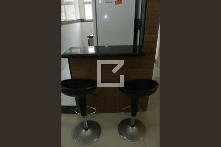 Sala de apartamento para alugar com 2 quartos, 55m² em Comendador Soares, Nova Iguaçu