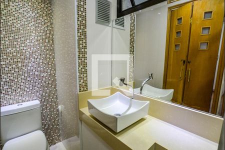 Apartamento à venda com 84m², 2 quartos e 1 vaga Apartamento à venda com 84m², 2 quartos e 1 vagaBanheiro Social