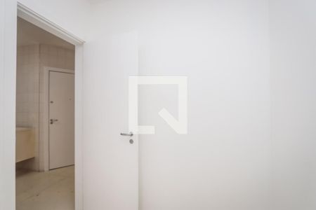 Apartamento à venda com 260m², 4 quartos e 3 vagas Apartamento à venda com 260m², 4 quartos e 3 vagasQuarto de Serviço
