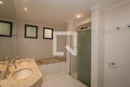 Apartamento à venda com 260m², 4 quartos e 3 vagas Apartamento à venda com 260m², 4 quartos e 3 vagasBanheiro da Suite MAster