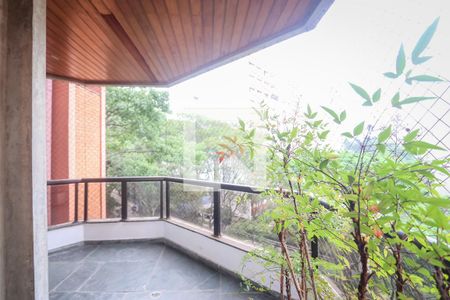 Apartamento à venda com 260m², 4 quartos e 3 vagas Apartamento à venda com 260m², 4 quartos e 3 vagasVaranda