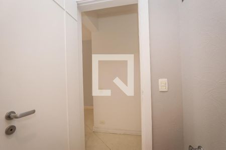 Apartamento à venda com 260m², 4 quartos e 3 vagas Apartamento à venda com 260m², 4 quartos e 3 vagasLavabo