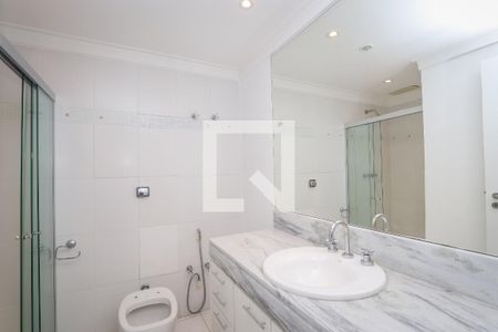Apartamento à venda com 260m², 4 quartos e 3 vagas Apartamento à venda com 260m², 4 quartos e 3 vagasBanheiro da Suite 3