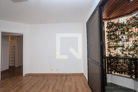 Apartamento à venda com 260m², 4 quartos e 3 vagas Apartamento à venda com 260m², 4 quartos e 3 vagasSuite Master
